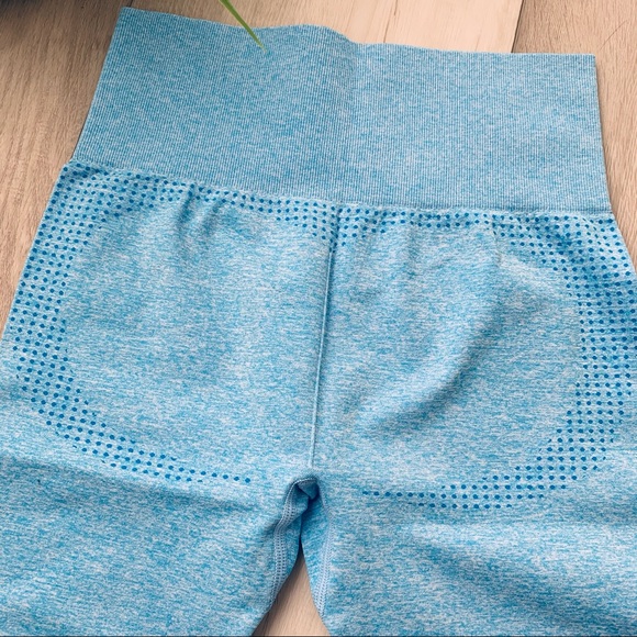 🔥SALE🔥SET/High Waist Biker Shorts & crop top - Picture 6 of 13